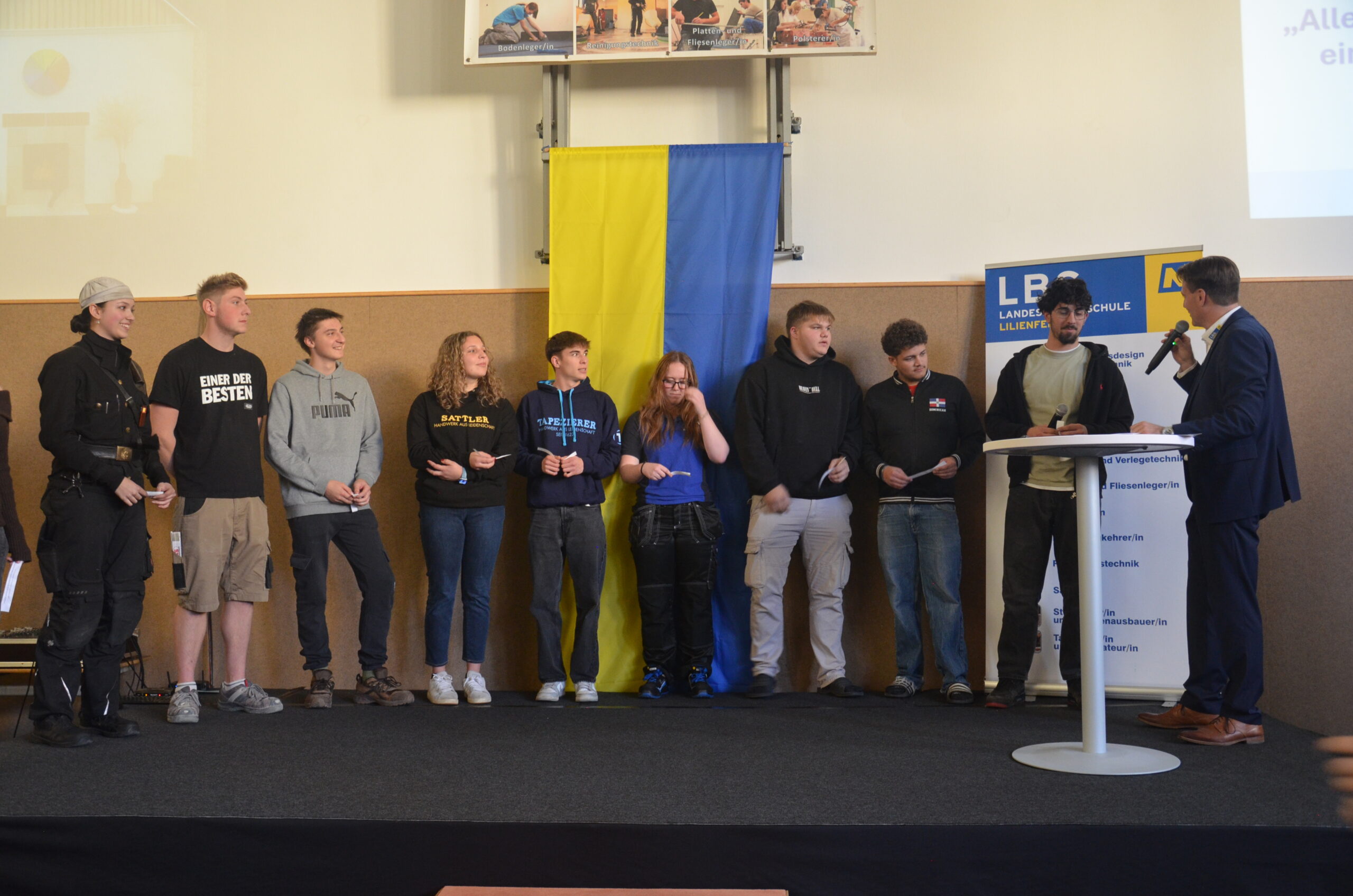 Lehrlinge stellen Berufe vor