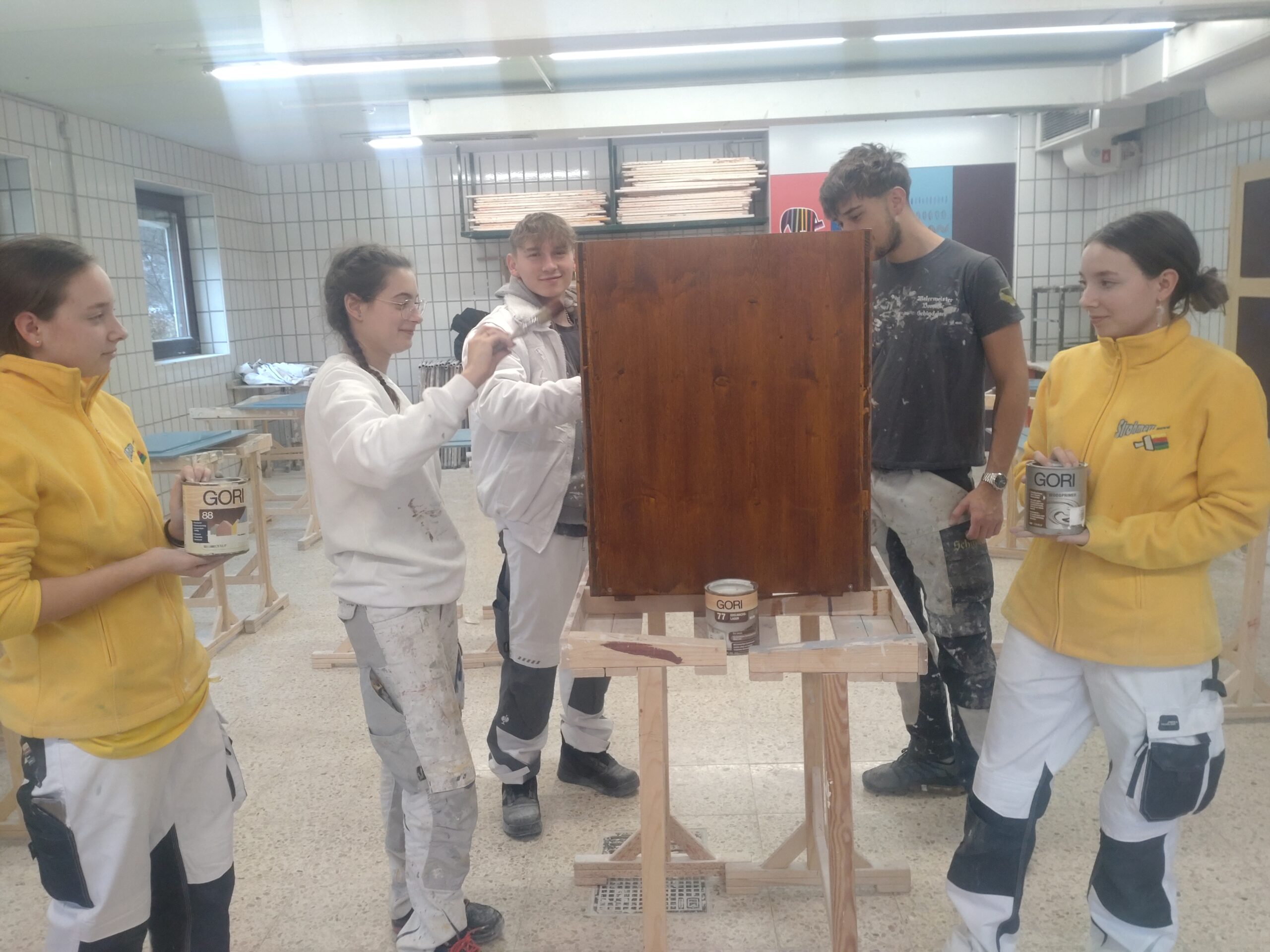 Gruppenbild der Lehrlinge beim Holzschutzworkshop