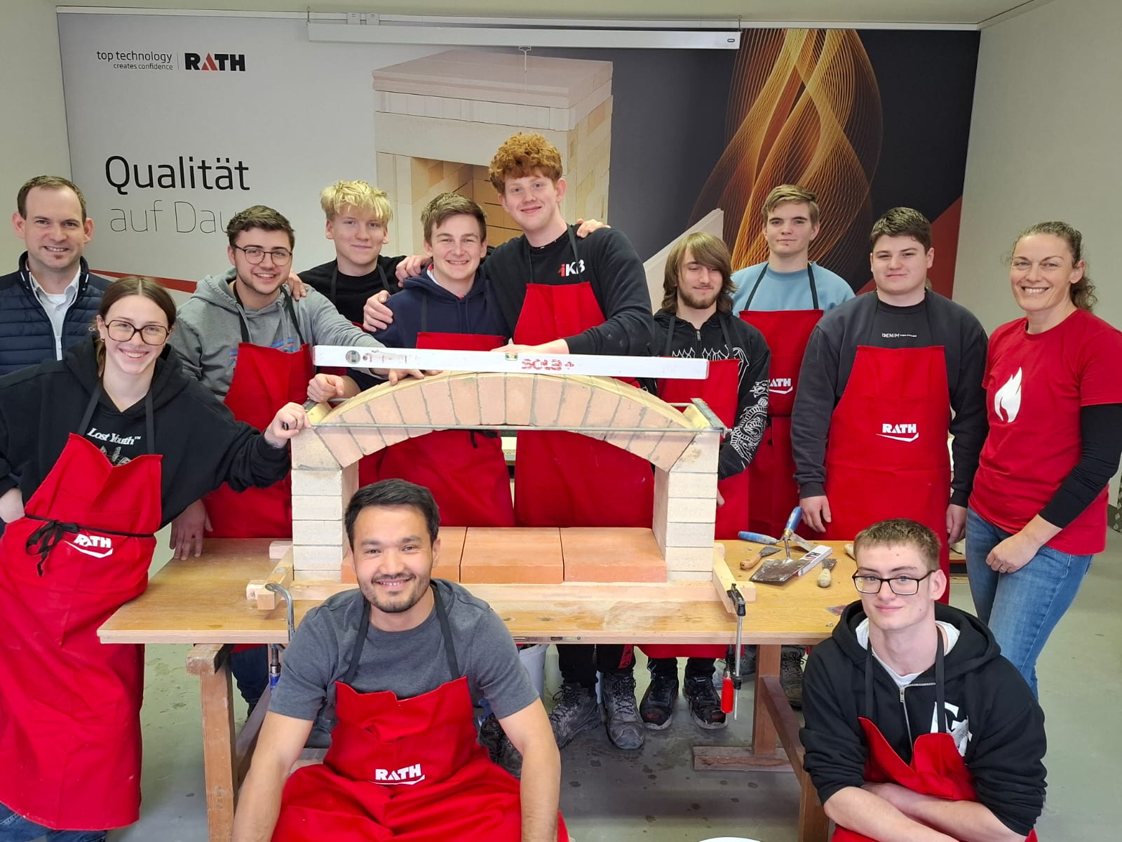 4. OV zu Besuch bei der Firma Rath