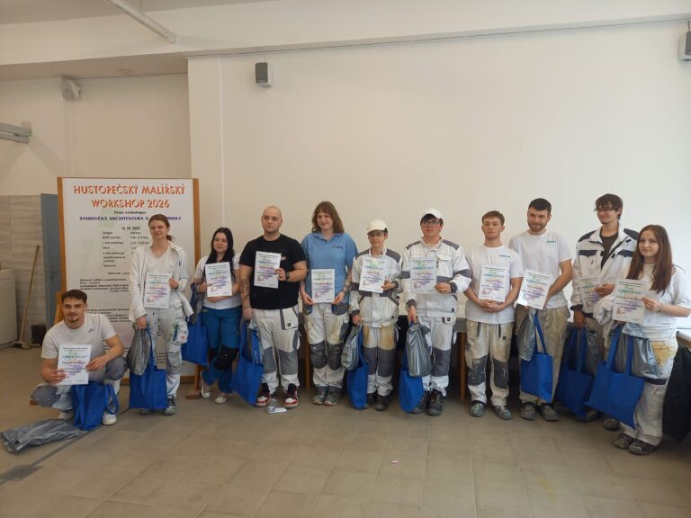 Workshop Hustopece Schülergruppe mit Urkunden